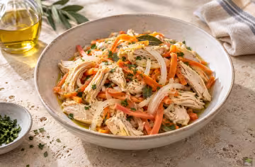 Ensalada de pollo en escabeche